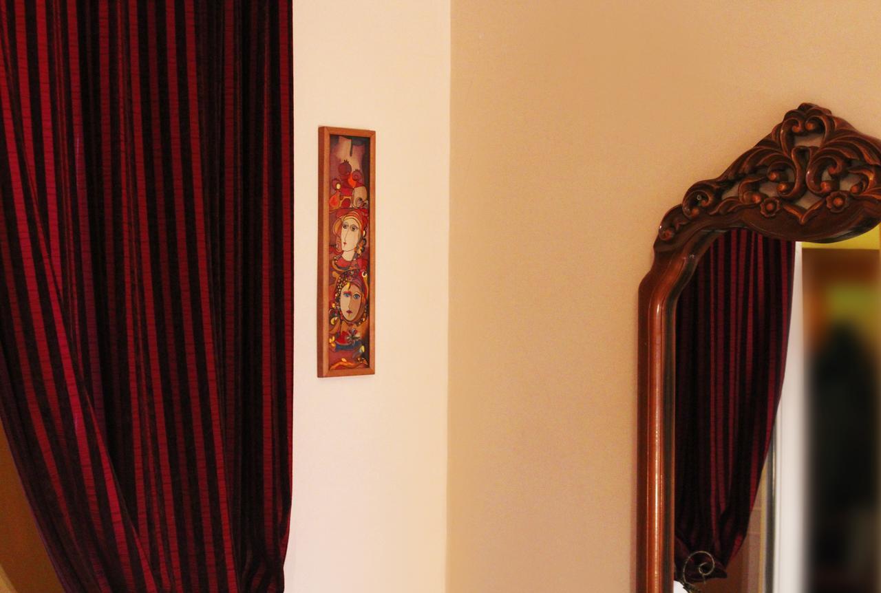 Vivid 2 Bedroom Apt. เยเรวาน ภายนอก รูปภาพ